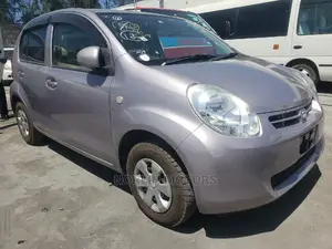 Toyota Passo 2015 Pink