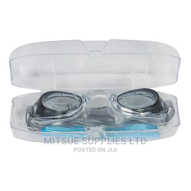 A Pair of Adjustable Swimming Goggles - thumbnail 3