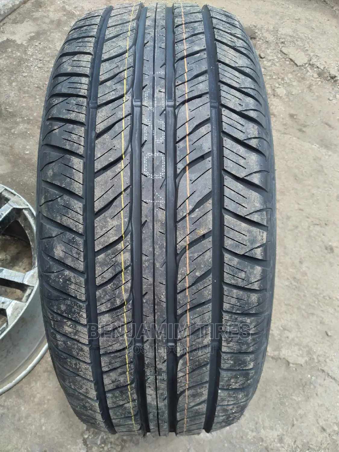 Dunlop Tires Sizes 285/50r20 Made in Japan.