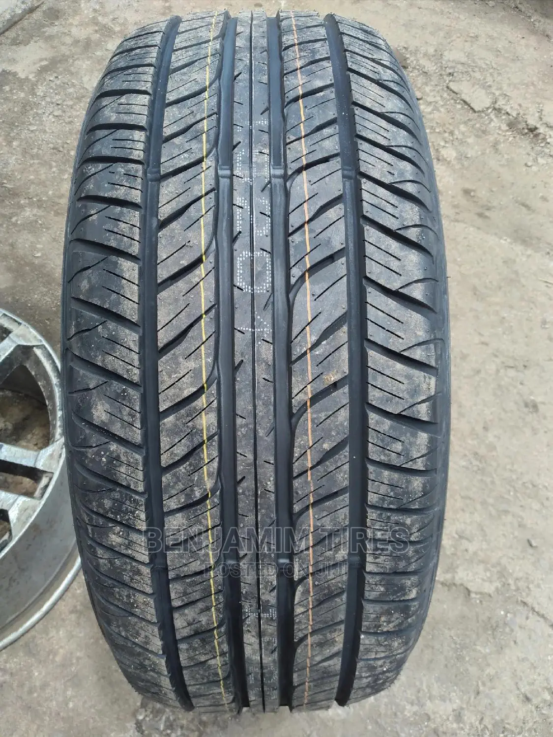 Dunlop Tires Sizes 285/50r20 Made in Japan.