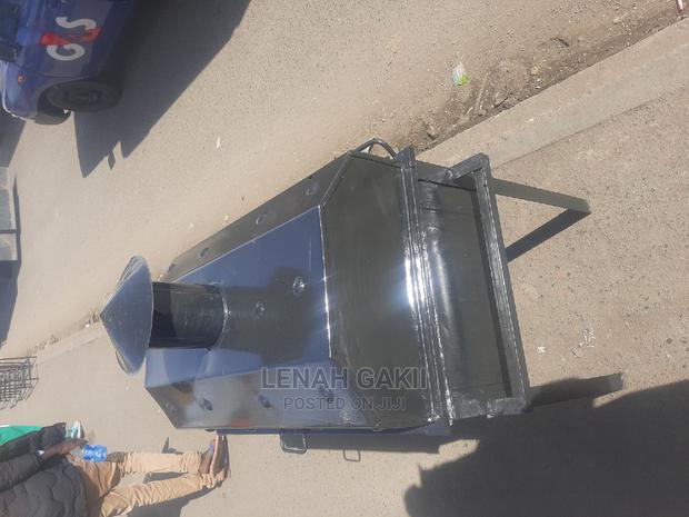 Commercial Charcoal Grill - thumbnail 4