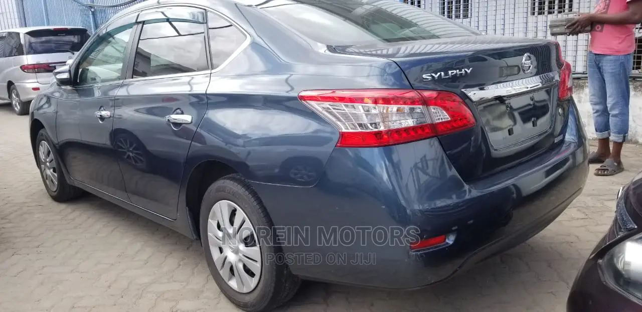 Nissan Bluebird 2014 Blue