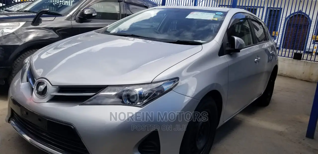 Toyota Auris 2015 Silver
