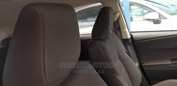 Toyota Auris 2015 Silver - thumbnail 4
