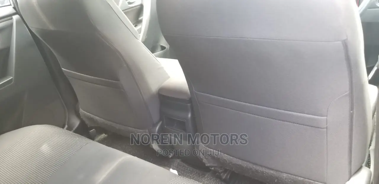 Toyota Auris 2015 Silver