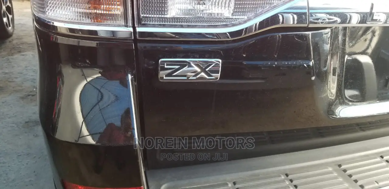 Toyota Land Cruiser Prado 2016 Black
