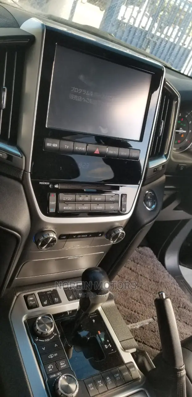 Toyota Land Cruiser Prado 2016 Black