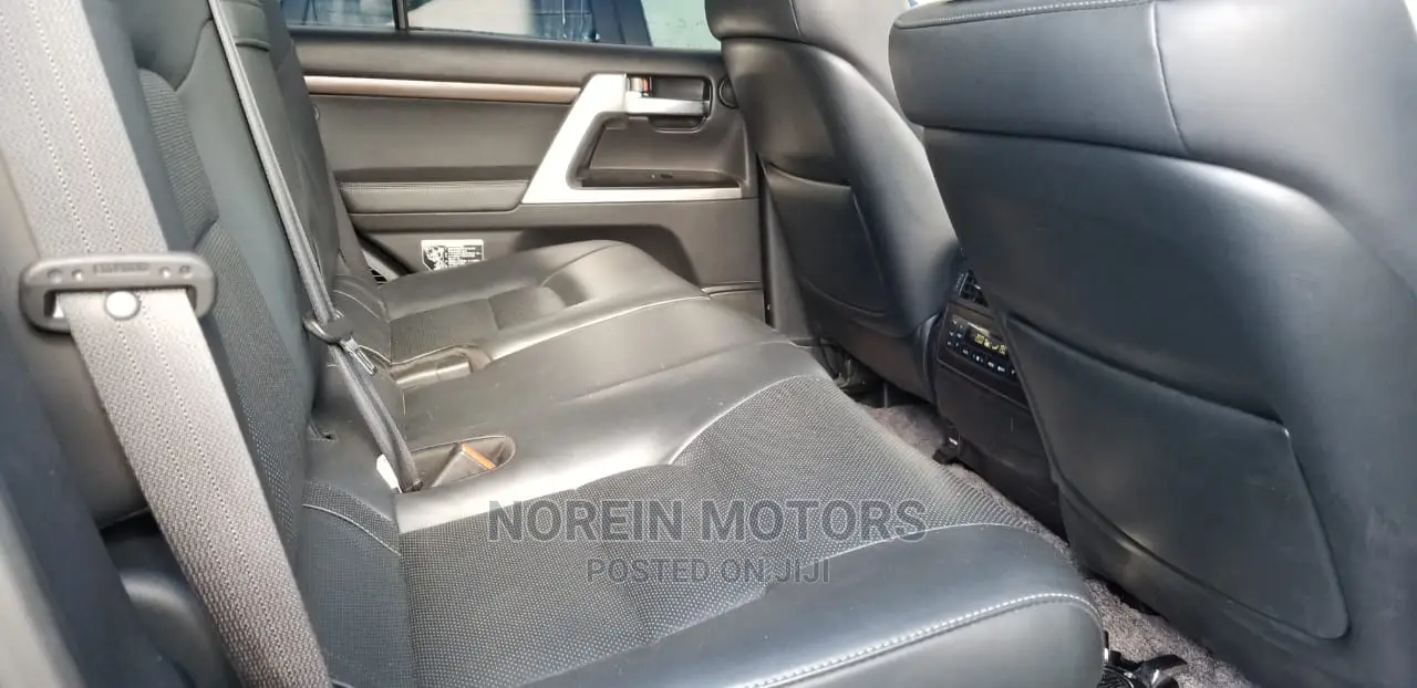 Toyota Land Cruiser Prado 2016 Black