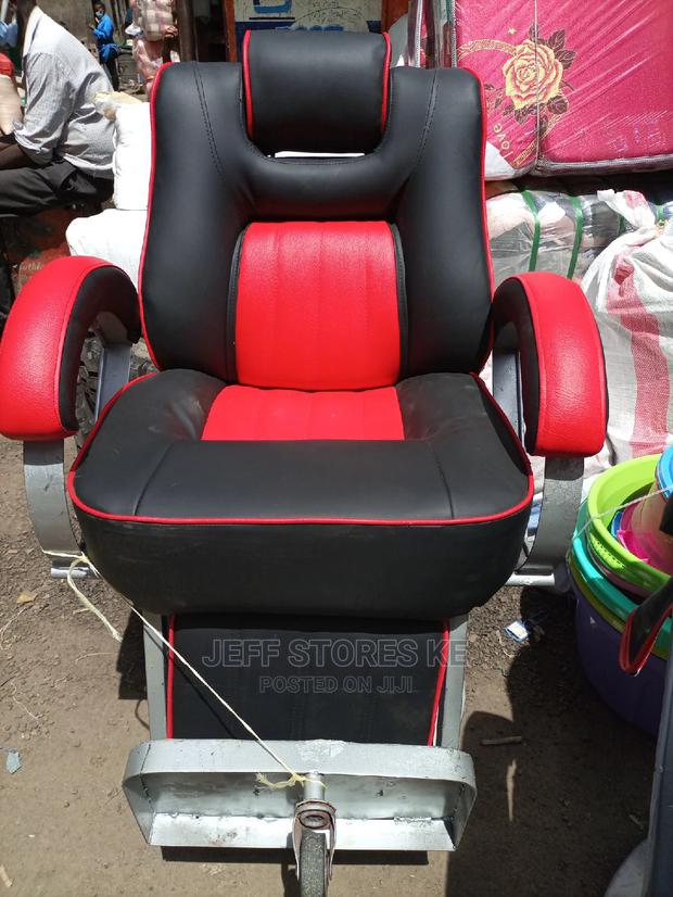 Red Coloured Local Barber Chair - thumbnail 3