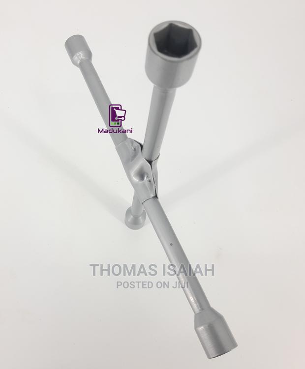 Extra Heavy Duty Reinforced 14-Inch Cross Wheel Spanner Lug - thumbnail 5