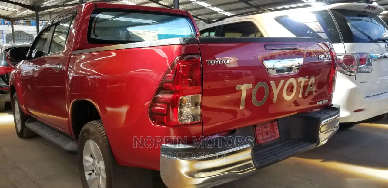 Toyota Hilux 2016 Red