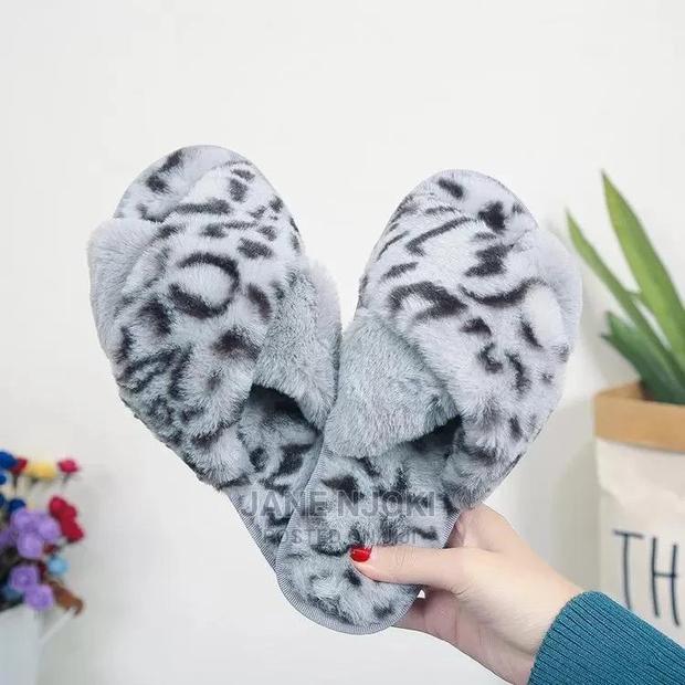 Warm Shoes - thumbnail 2