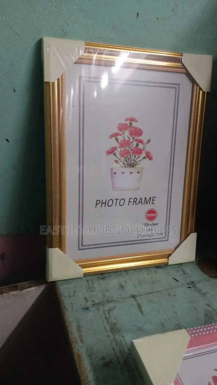 Make Your Walls Look Good. Premium Wall and Photo Frames