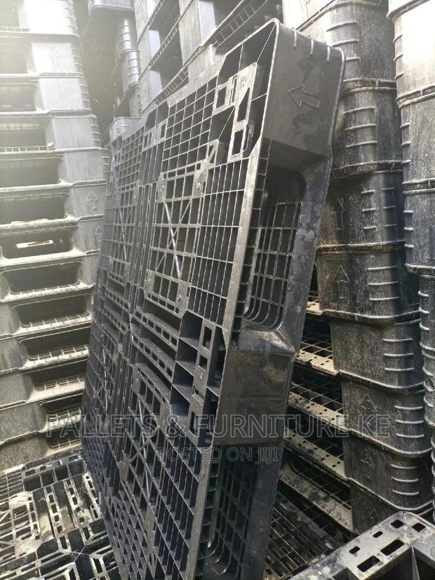 Plastic Pallets - thumbnail 3