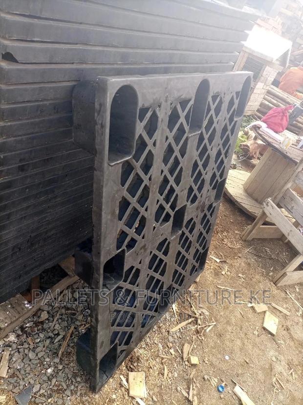 Plastic Pallet - thumbnail 3