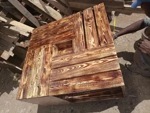 Pallets Table
