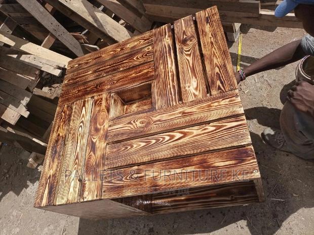 Pallets Table - thumbnail 2