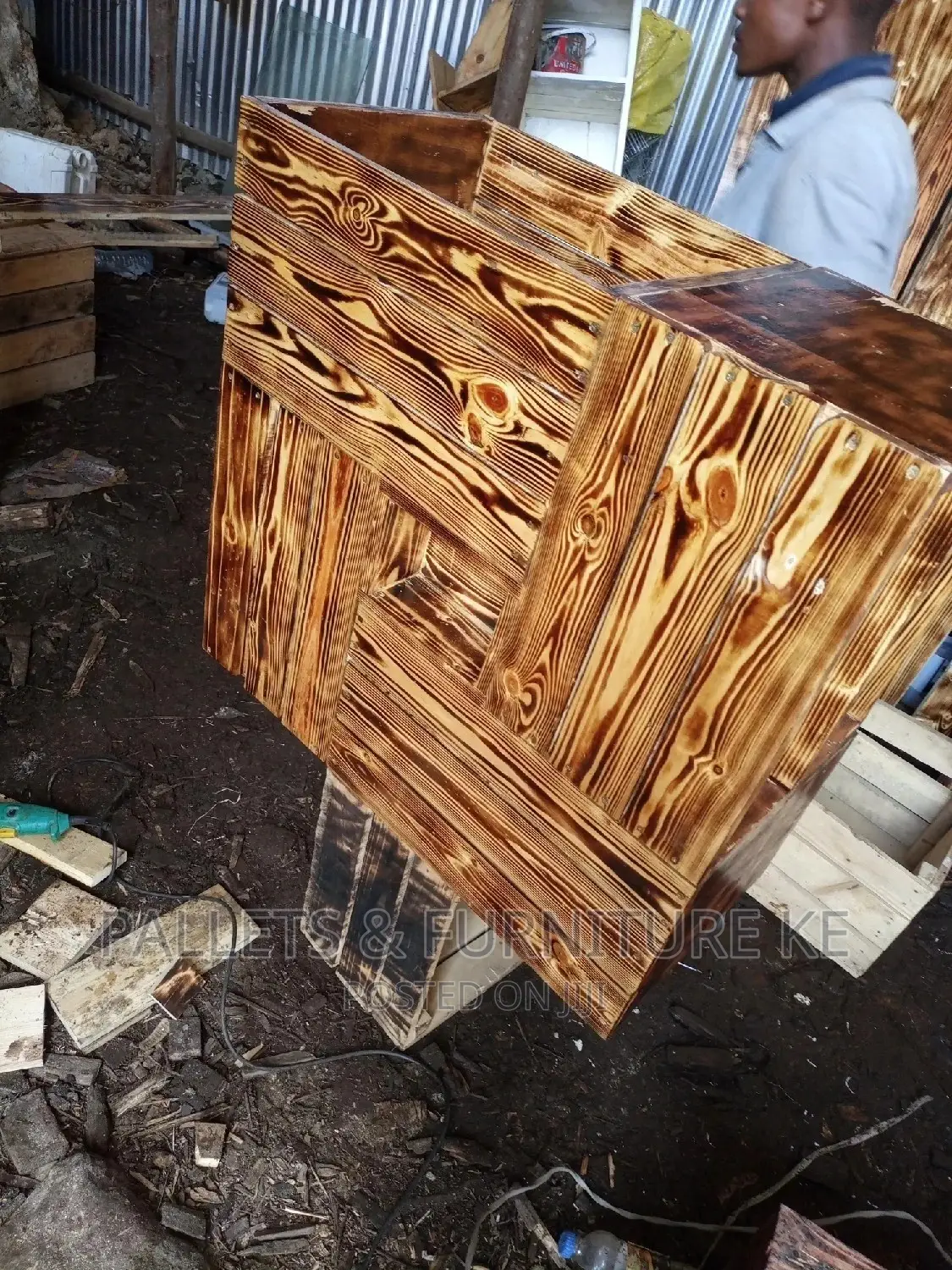 Pallets Table