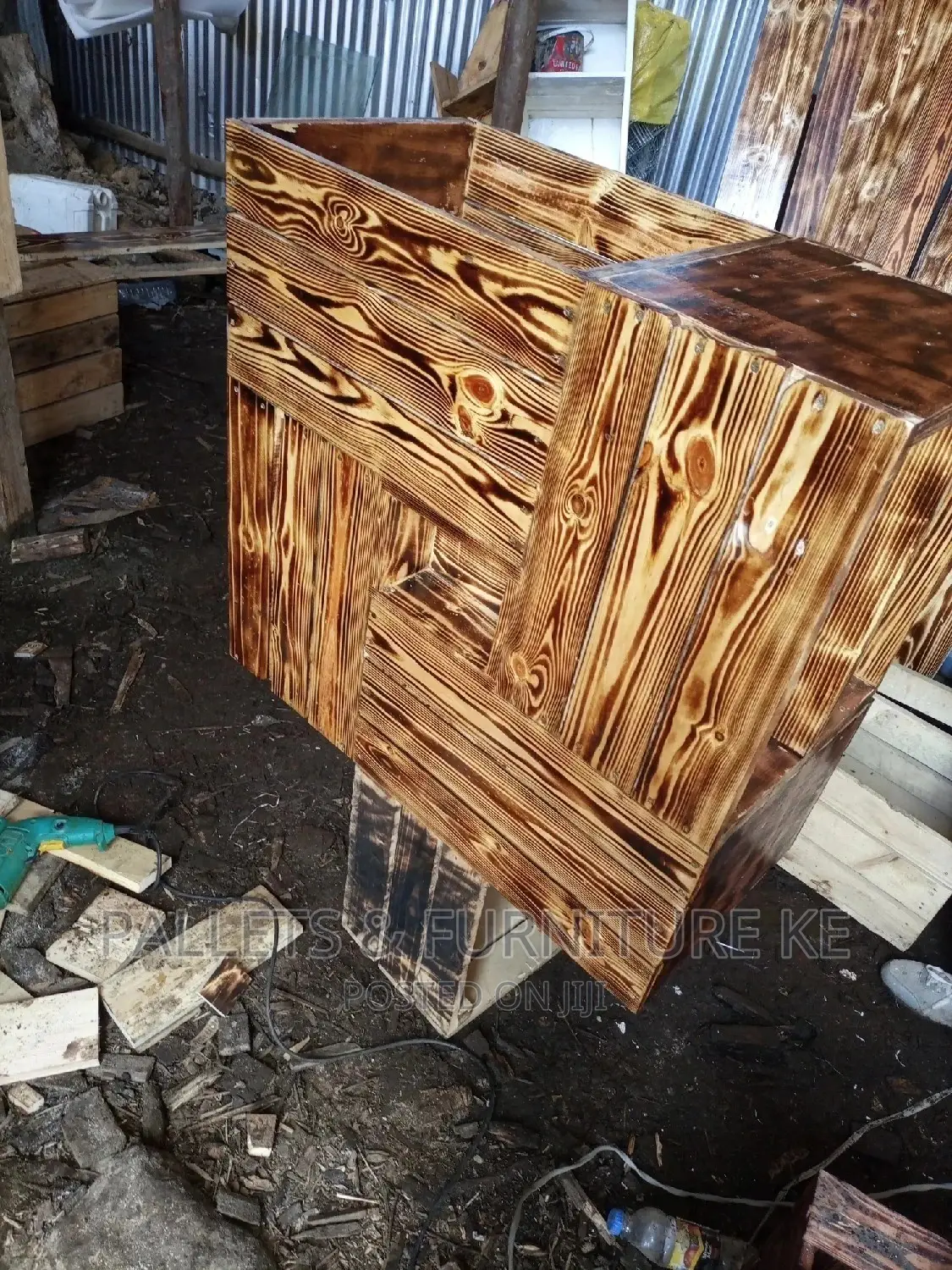 Pallets Table