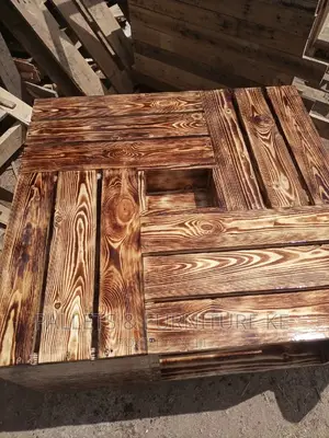 Pallets Table