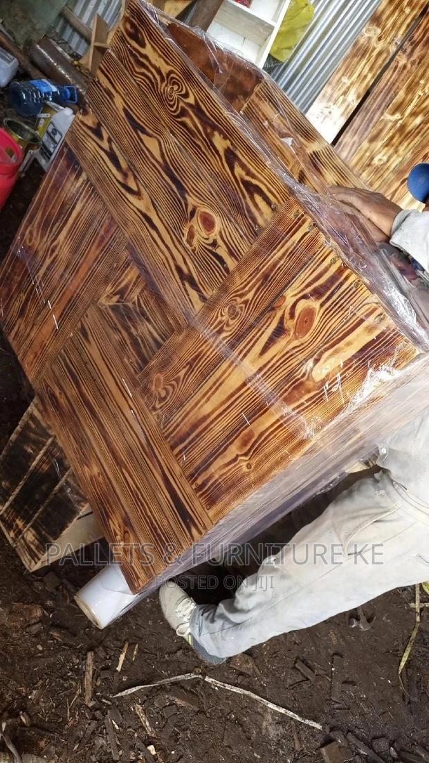 Pallets Table - main view
