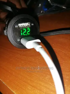 Voltage Meter With 2 Fast Chargers