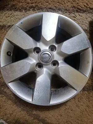 Rim Nissan Tiida