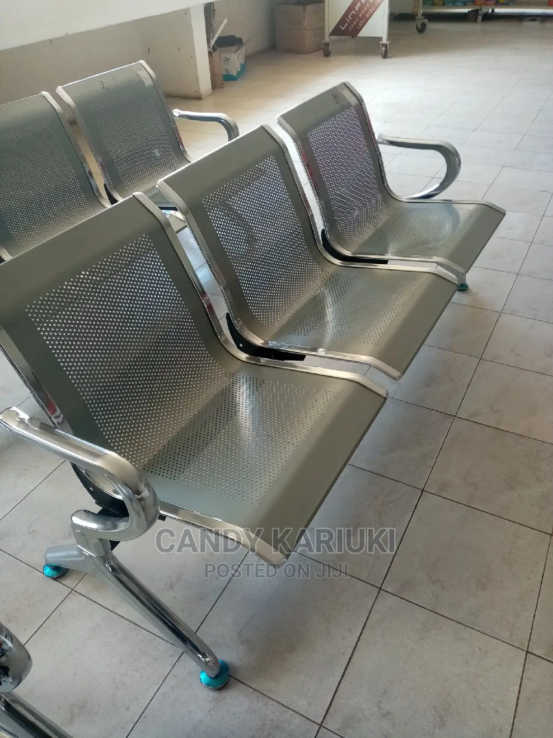 Non Padded Linked Waiting Bench