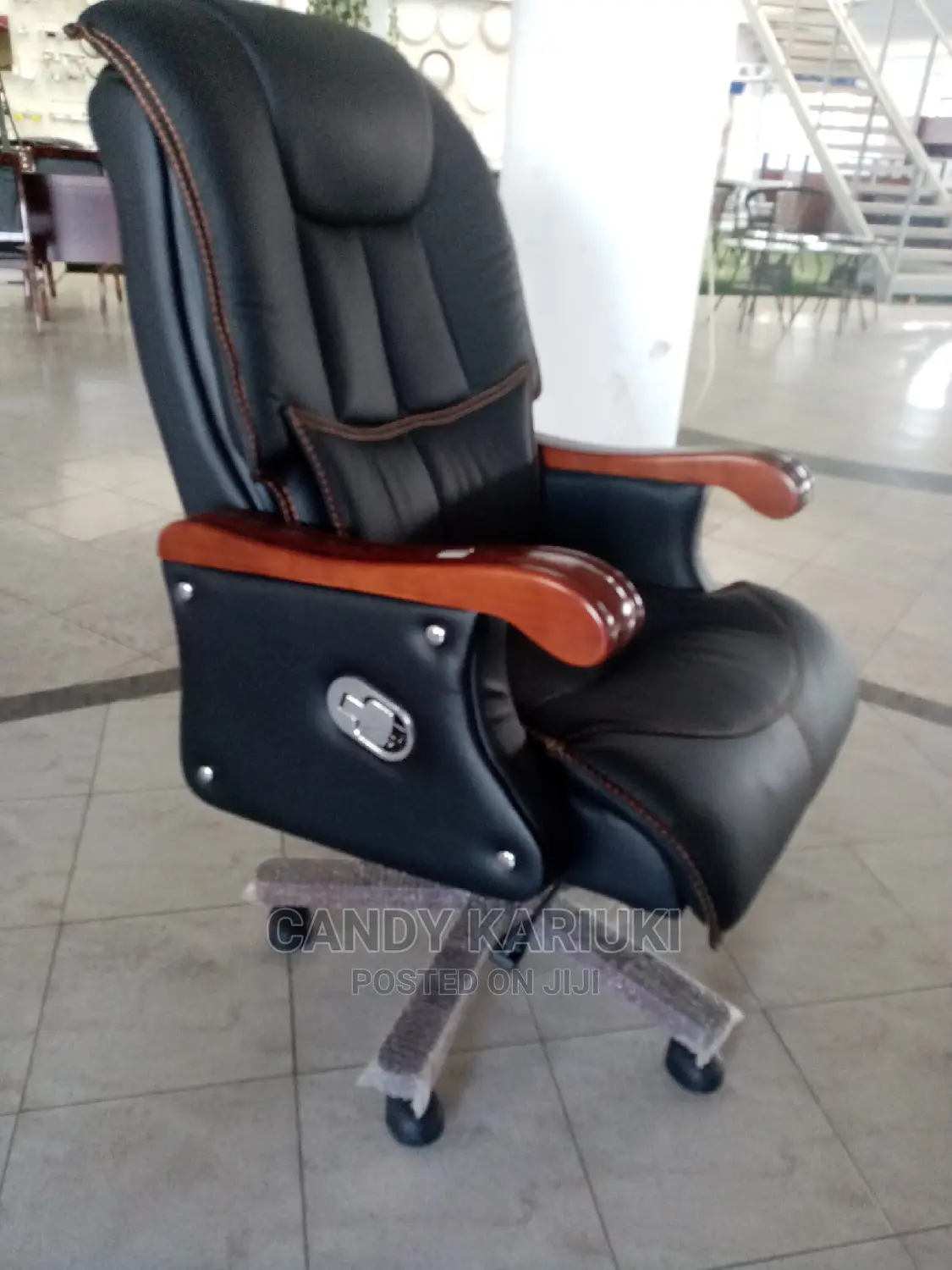 Executive Office Seat