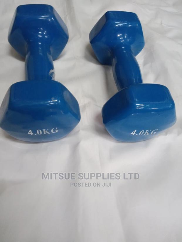 A Pair of Black Rubber Dumbbells 4kg