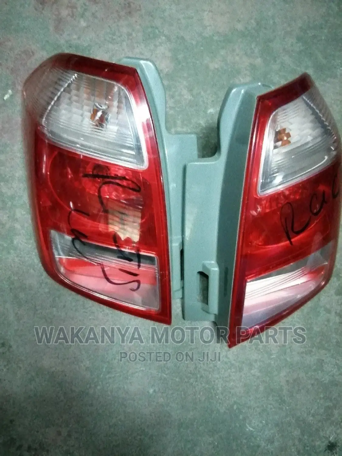 Toyota Ractis Tail Lamps 2005/2007 Ex Japan Original Parts