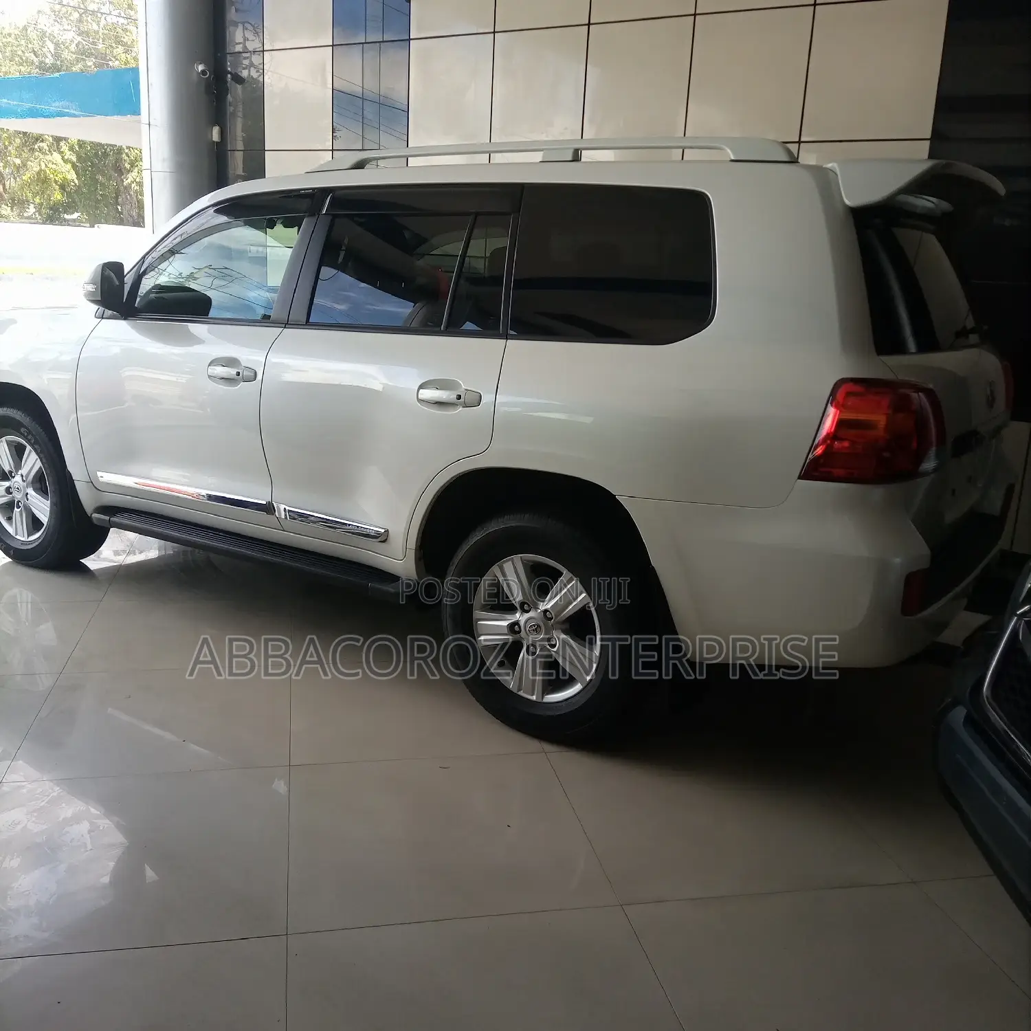 Toyota Land Cruiser 2014 4.6 V8 AX G Selection White