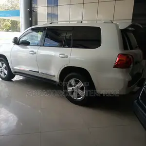 Toyota Land Cruiser 2014 4.6 V8 AX G Selection White