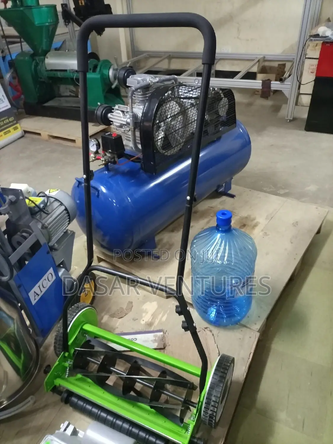 Manual Lawn Mower Machine