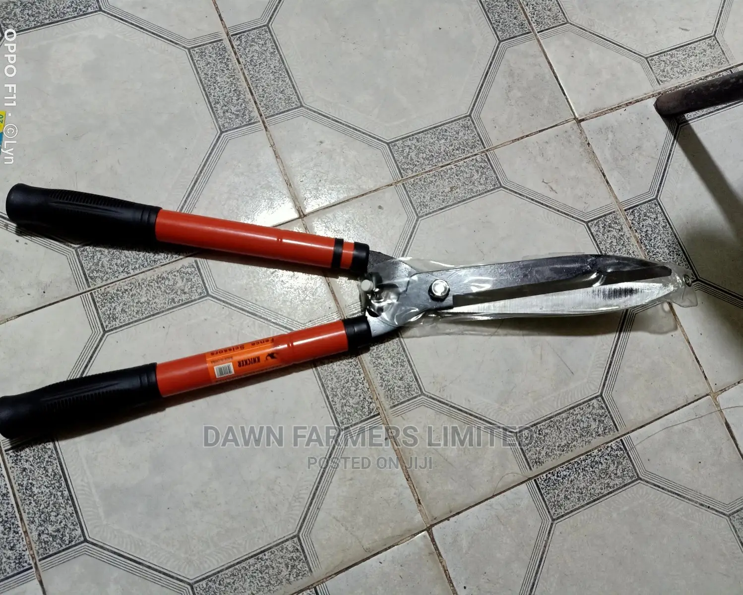 Adjustable Fence Scissors