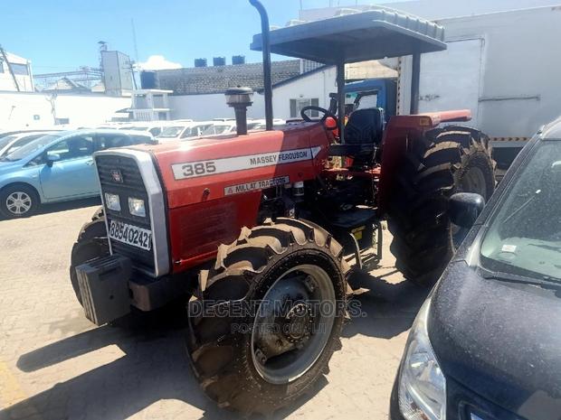 Massey Ferguson 385 - main view