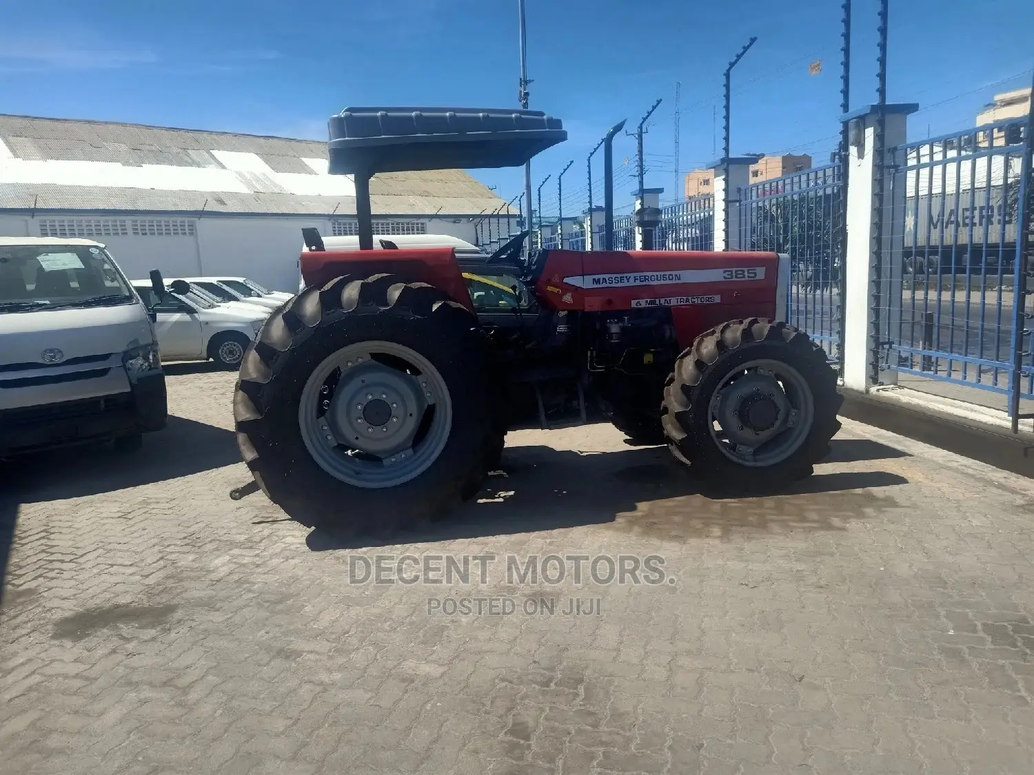 Massey Ferguson 385