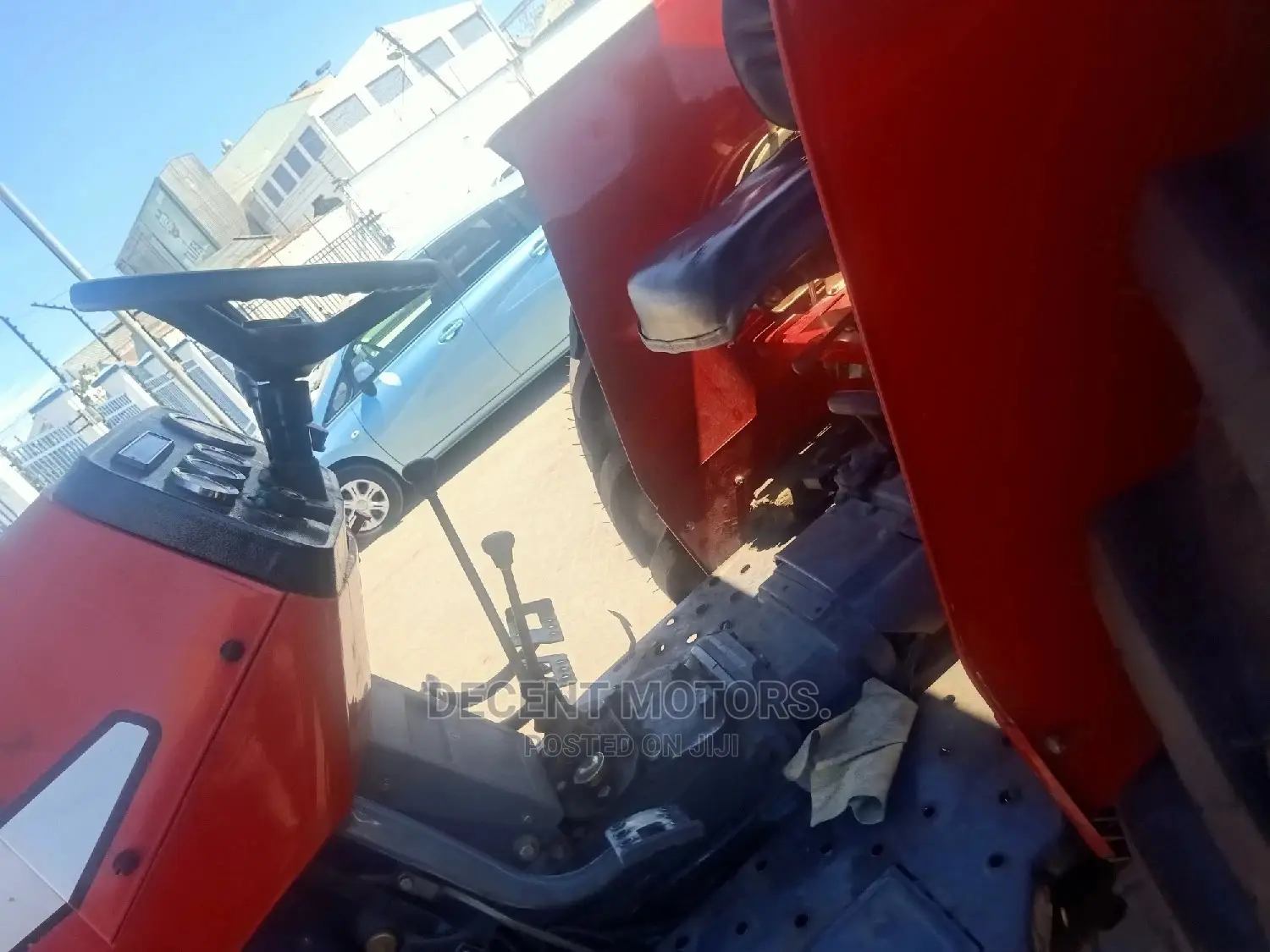 Massey Ferguson 385