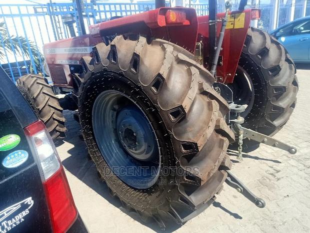 Massey Ferguson 385 - thumbnail 2