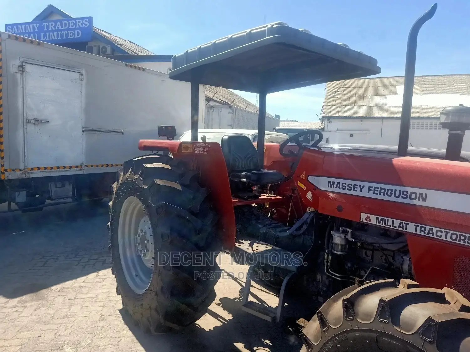 Massey Ferguson 385