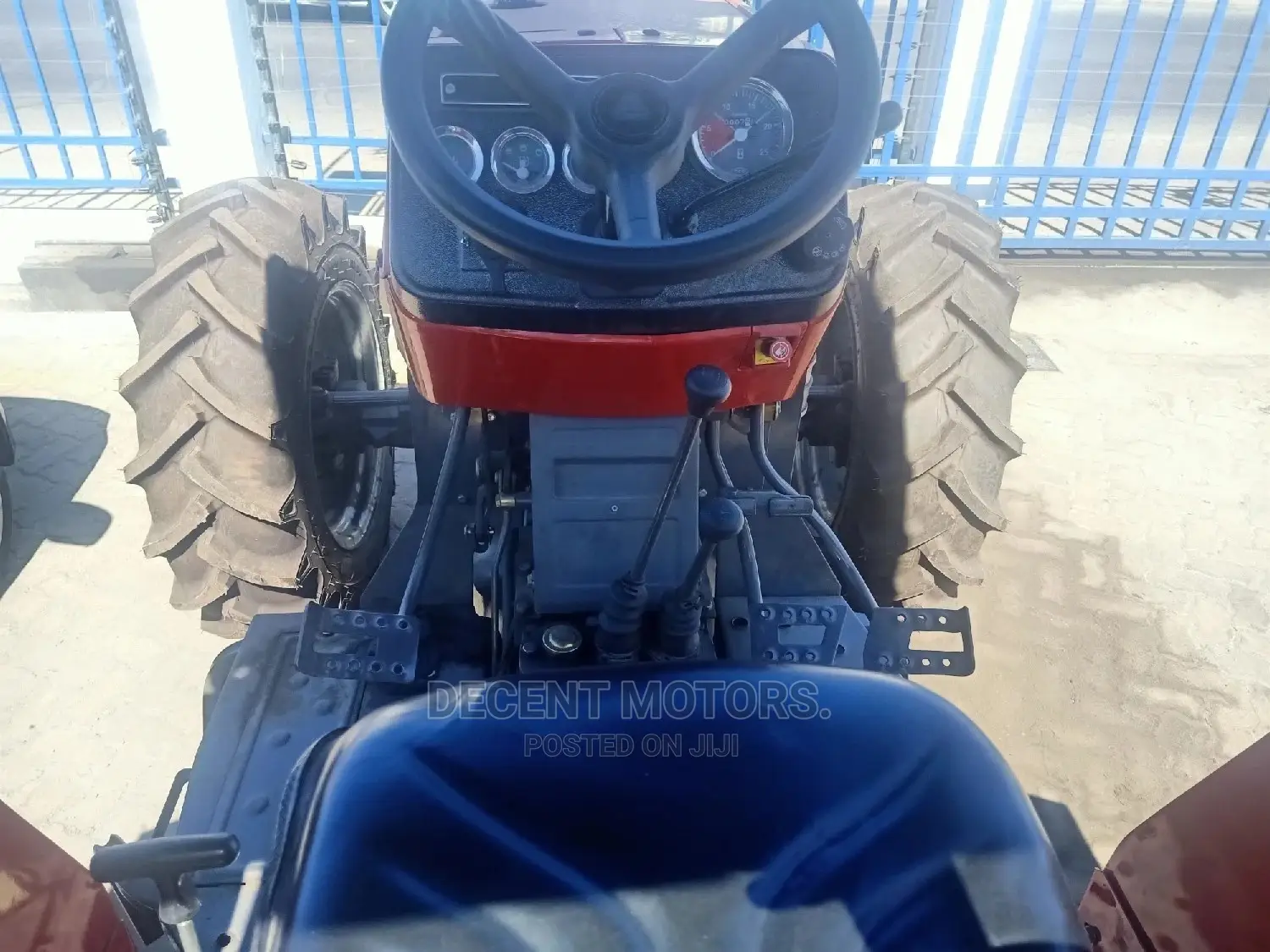Massey Ferguson 385
