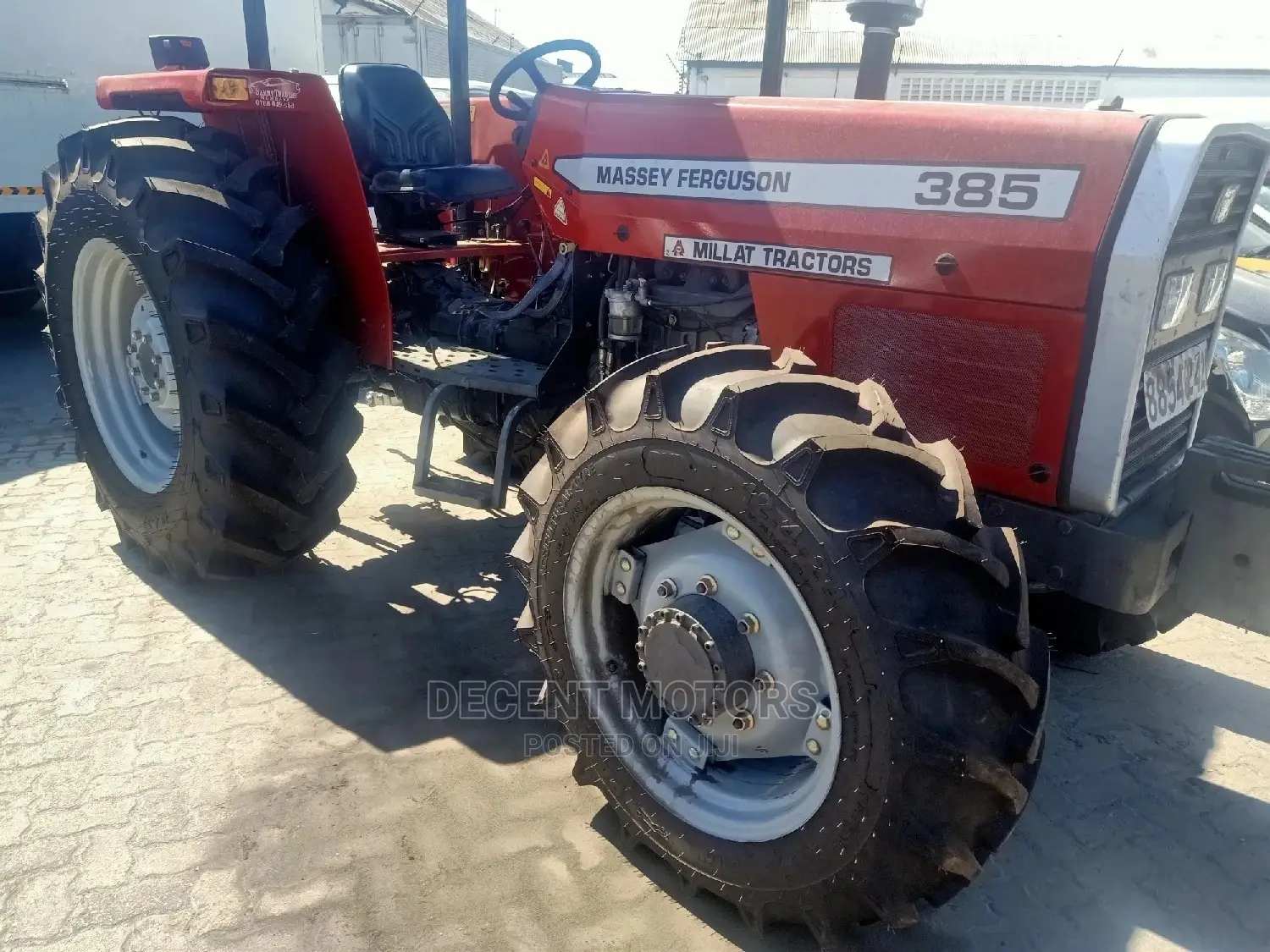 Massey Ferguson 385