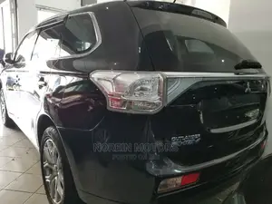 Mitsubishi Outlander 2015 Black