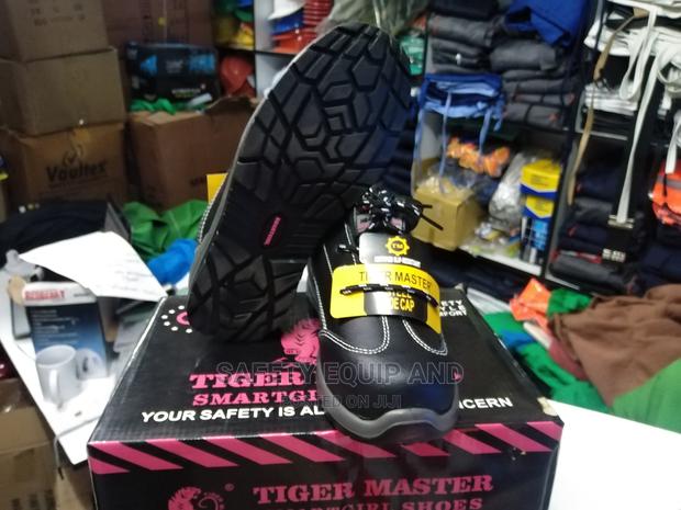 Safety Boots for Ladies - thumbnail 2