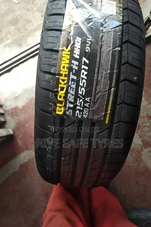 215/55 R17 Black Hawk Tyre Made in China Nylon