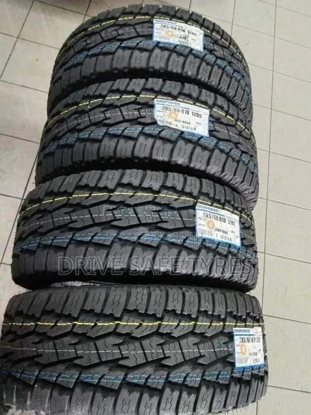 285/60 R18 Toyo Tire Made in Japan Allterrain Nylon