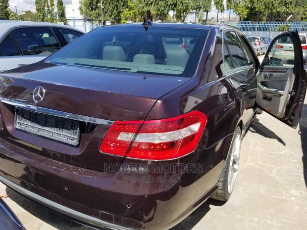 Mercedes-Benz E250 2013 Brown - thumbnail 3