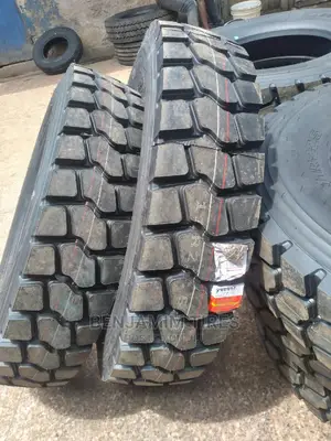 Roadshine Tires Sizes 11R22.5 Tubeless 16ply Rating.