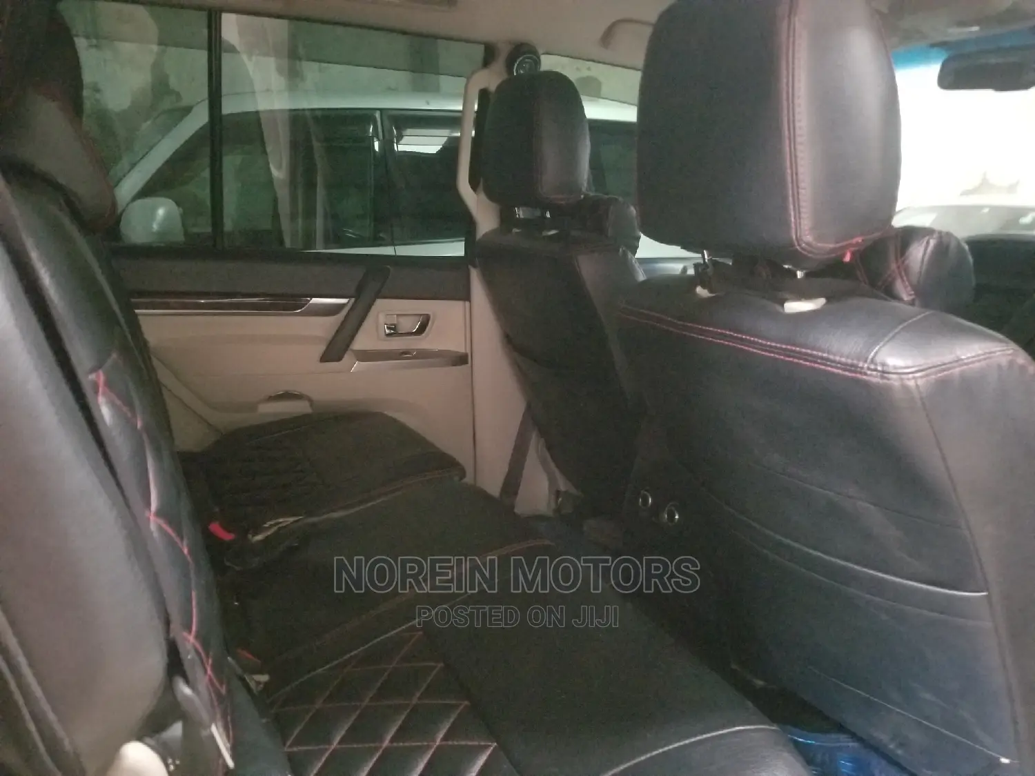 Mitsubishi Pajero 2014 Gold