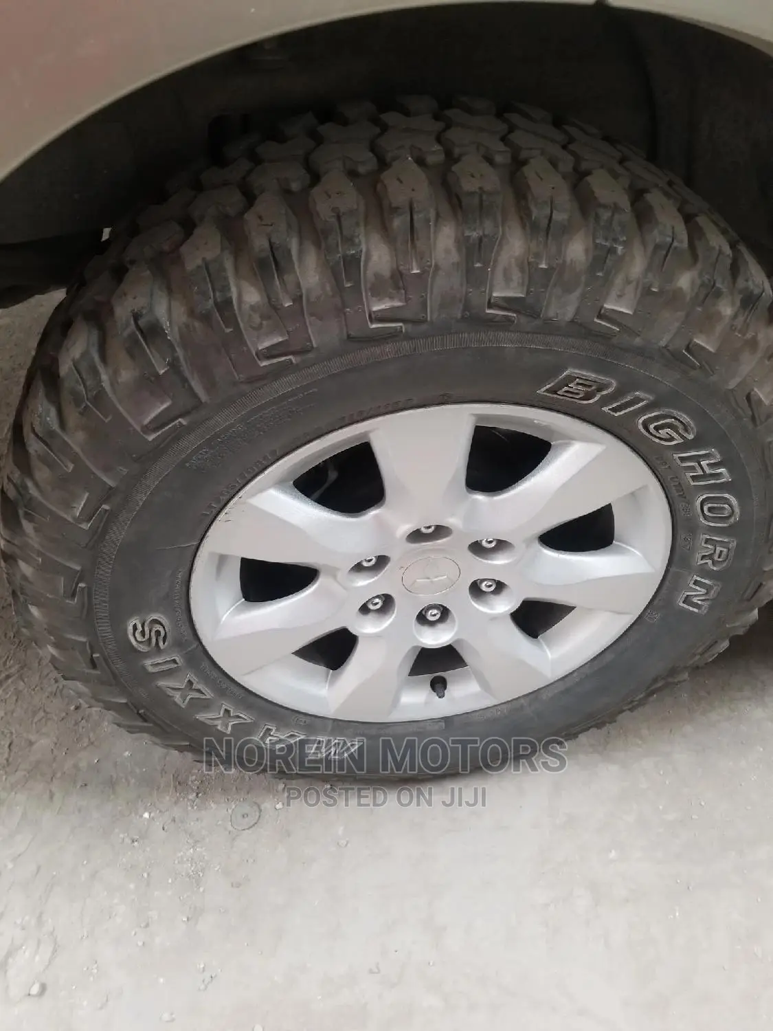 Mitsubishi Pajero 2014 Gold